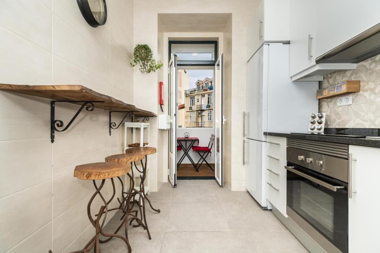 Exotic M2 R2 - Comfortable Classy Double Room With Shared Bath Lisboa Екстериор снимка